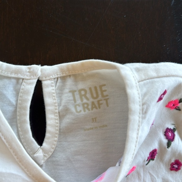 Floral embroidered top size 3T - Picture 2 of 2